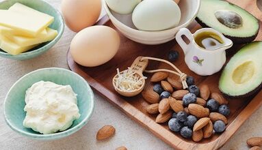 ushqimet e lejuara në dietën keto